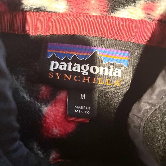 Patagonia Red and Black Forest Mushroom Snap-T Fleece Synchilla - Picture 3 of 3